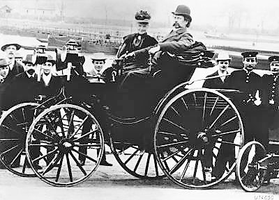 Bertha Benz with her husband Karl Benz in a Benz Viktoria, model 1894